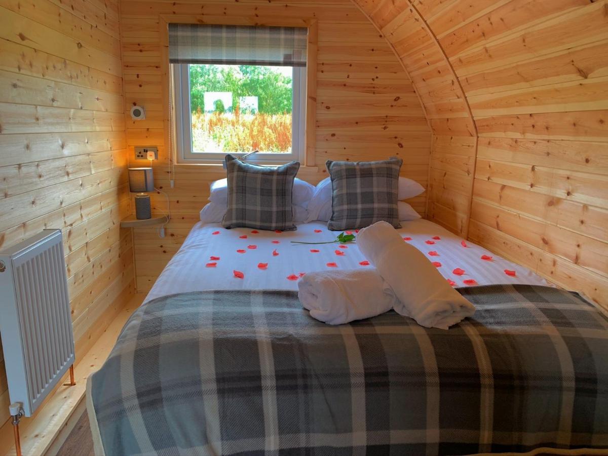 Pond View Pod 3 With Private Hot Tub -Fife - Loch Leven - Lomond Hills Villa Kelty Luaran gambar